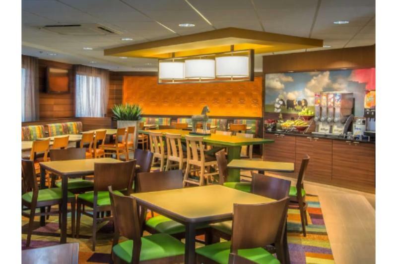 Fairfield Inn & Suites Dulles Airport Стерлинг Экстерьер фото